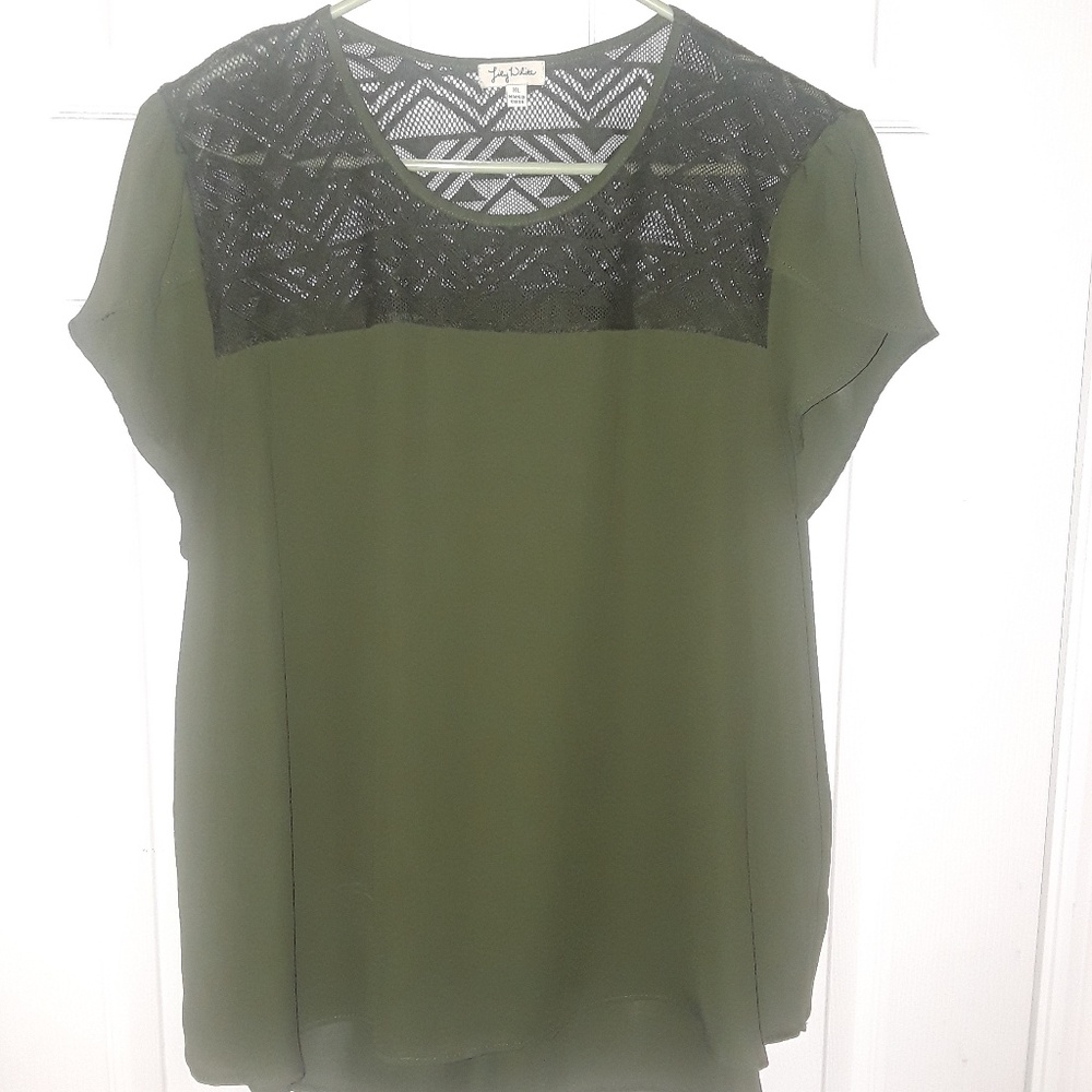 Olive green short sleeve top size XL